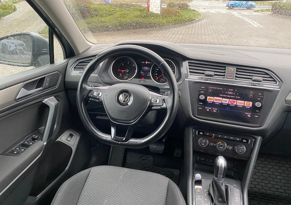 Volkswagen Tiguan cena 112500 przebieg: 93085, rok produkcji 2018 z Kalisz małe 596